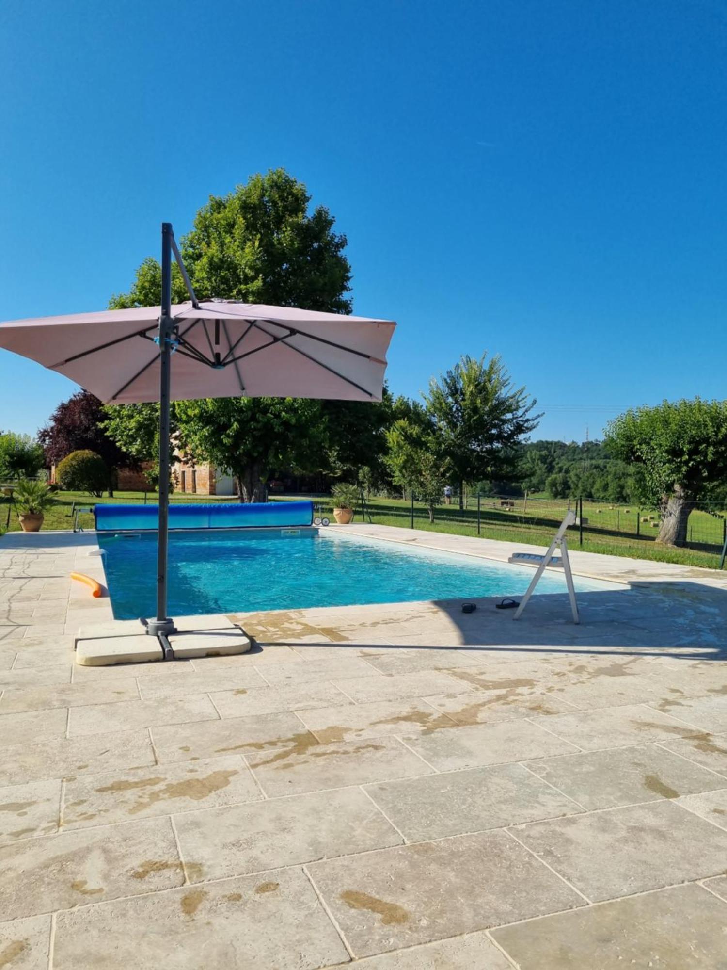 Domaine De Belcayre Acomodação com café da manhã Montauban Exterior foto