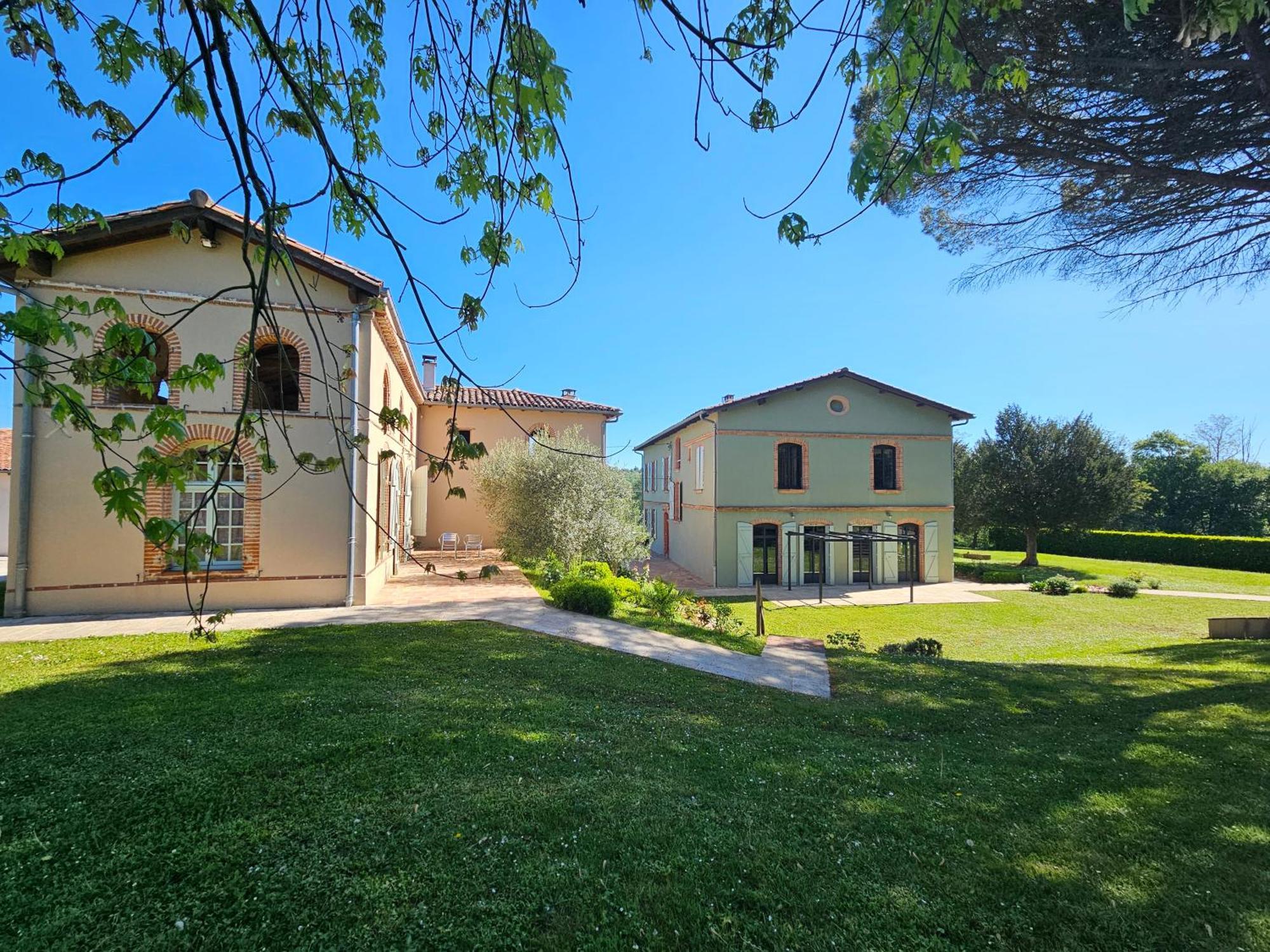Domaine De Belcayre Acomodação com café da manhã Montauban Exterior foto