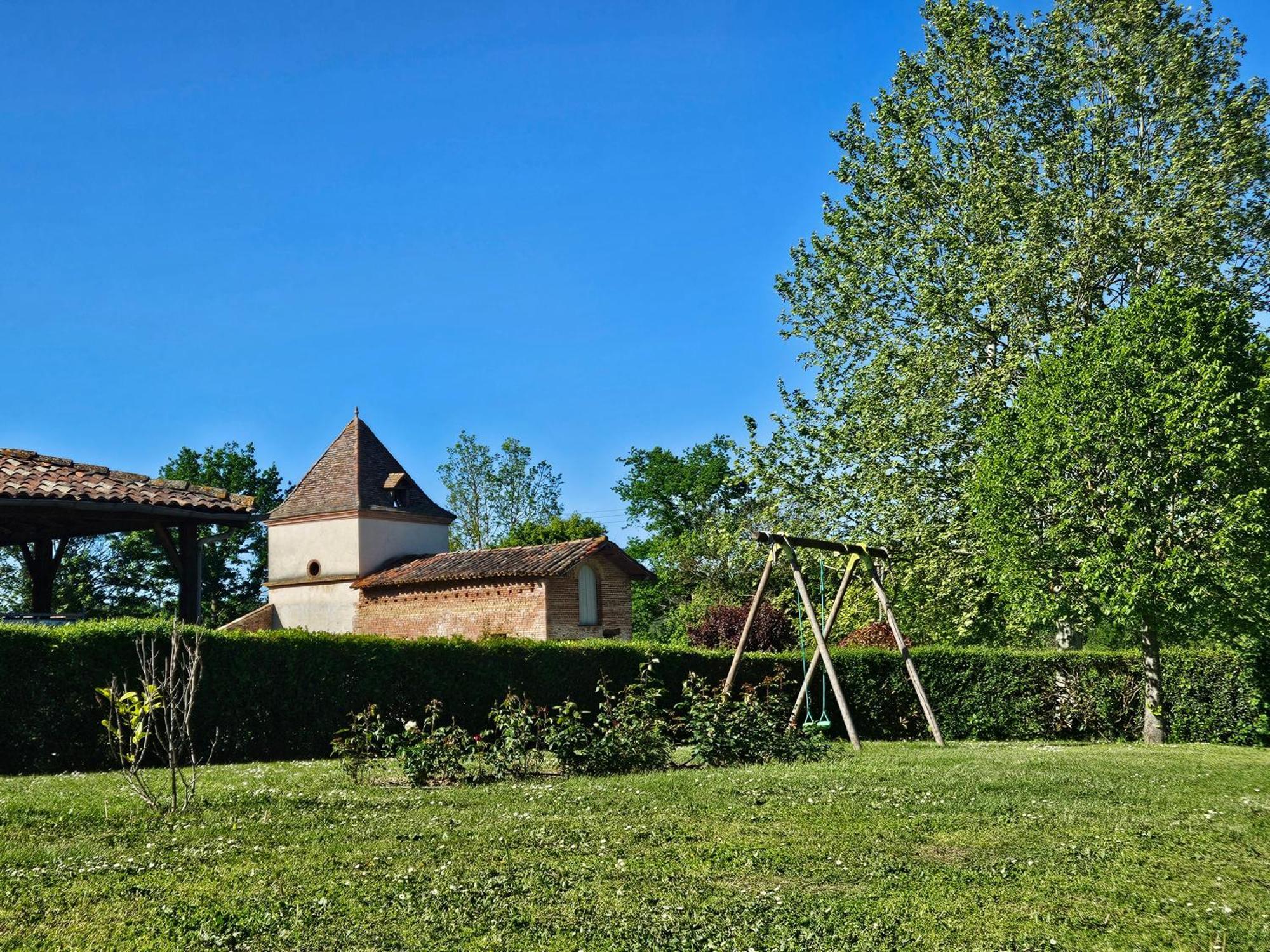 Domaine De Belcayre Acomodação com café da manhã Montauban Exterior foto