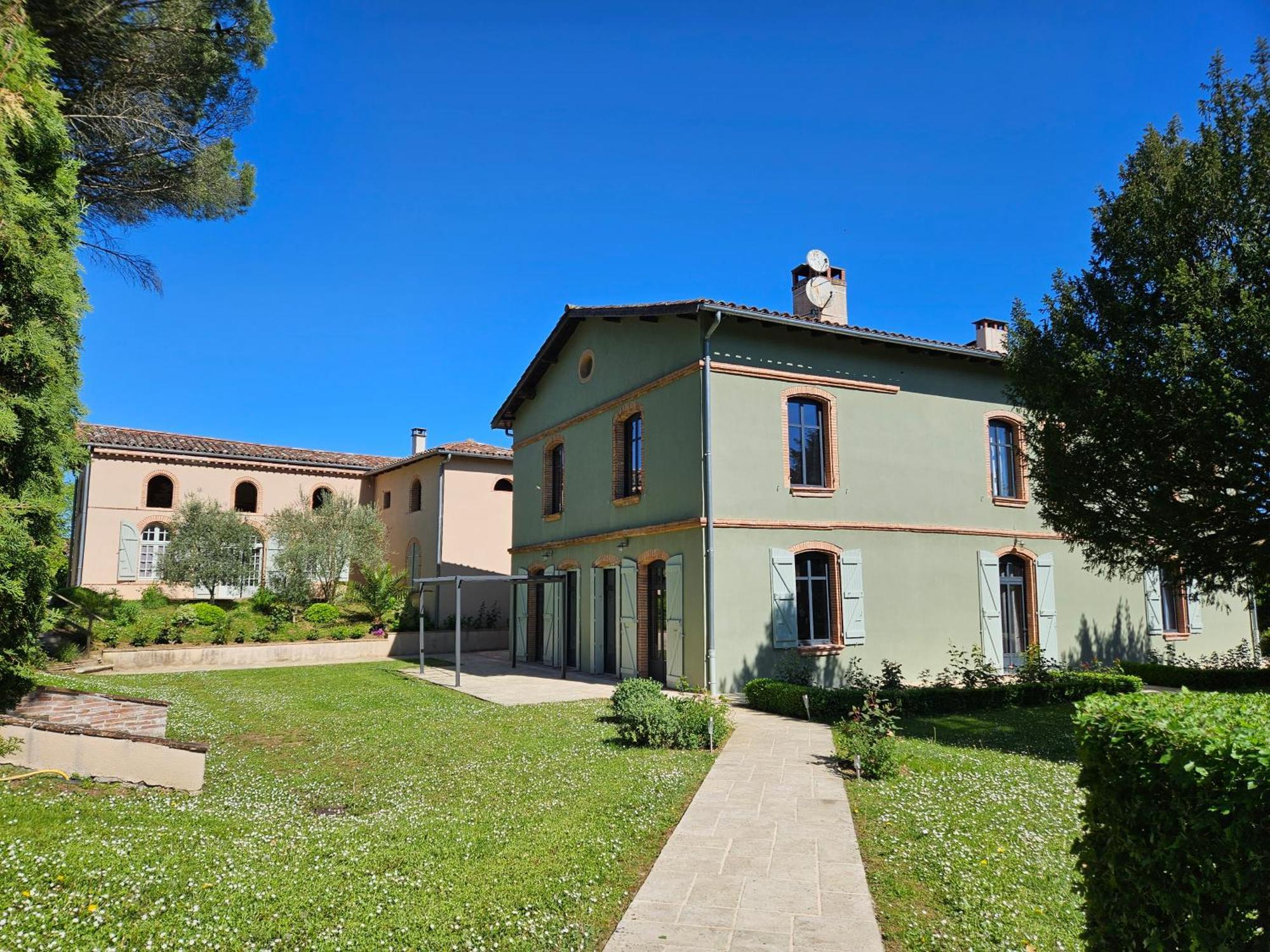 Domaine De Belcayre Acomodação com café da manhã Montauban Exterior foto